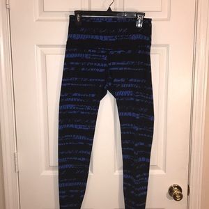 Black and blue workout leggings